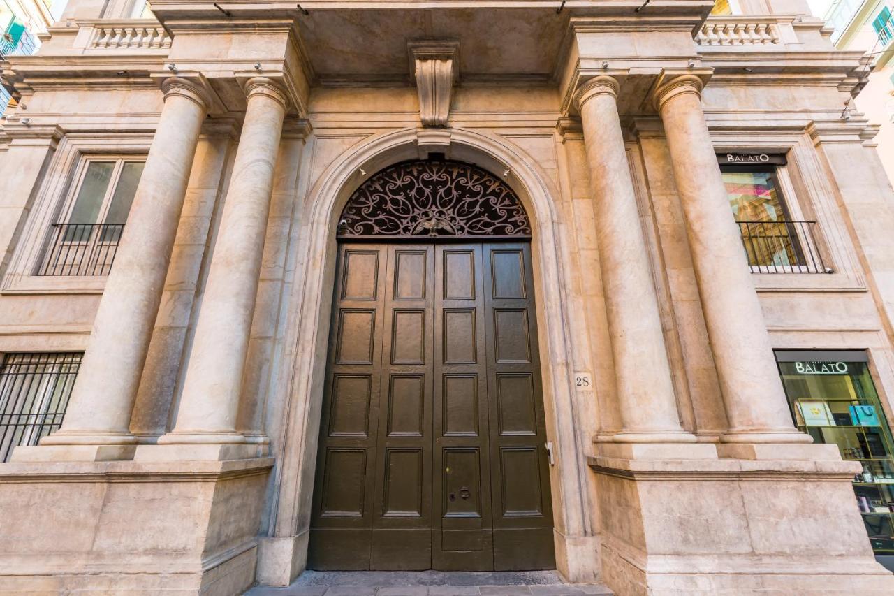 Dimora Doria D'Angri Bed and Breakfast Νάπολη Εξωτερικό φωτογραφία
